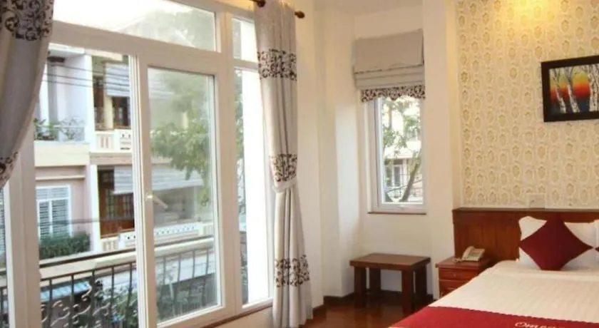 Omega Da Nang Beach Hotel 2*,