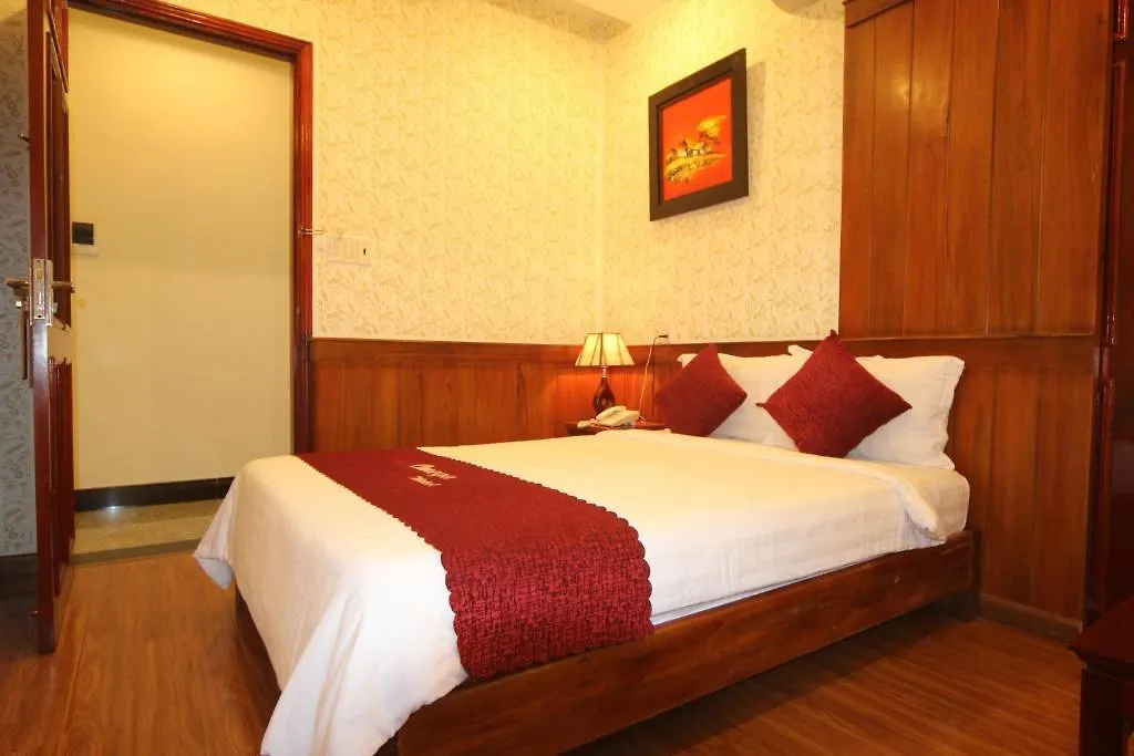 Omega Da Nang Beach Hotel 2*,