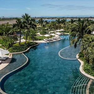 Otel New World Hoiana *****